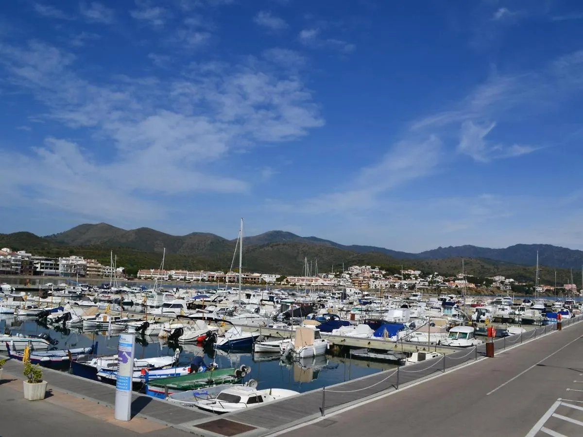 Apartamento Espacioso En Llanca Cerca De La Playa Con Terraza Y Acepta Mascotas - Es-170-39 Ισπανία